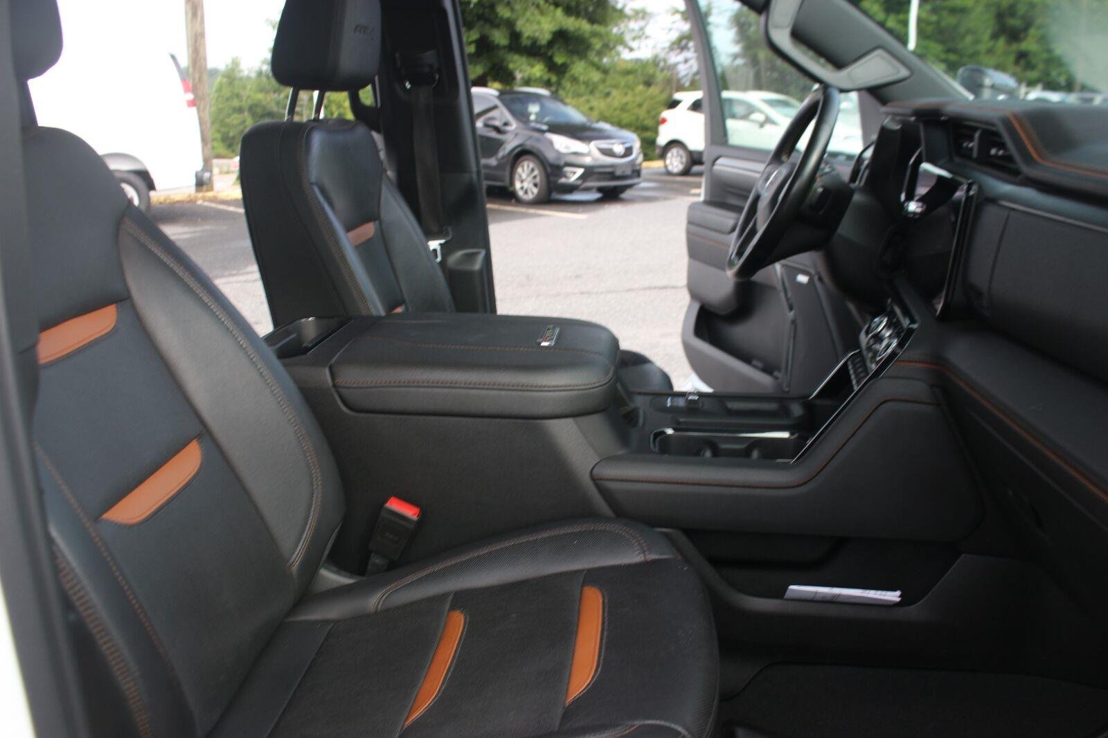 Used 2024 GMC Sierra 3500 AT4 w/ AT4 Premium Plus Package AWD/4WD image 35