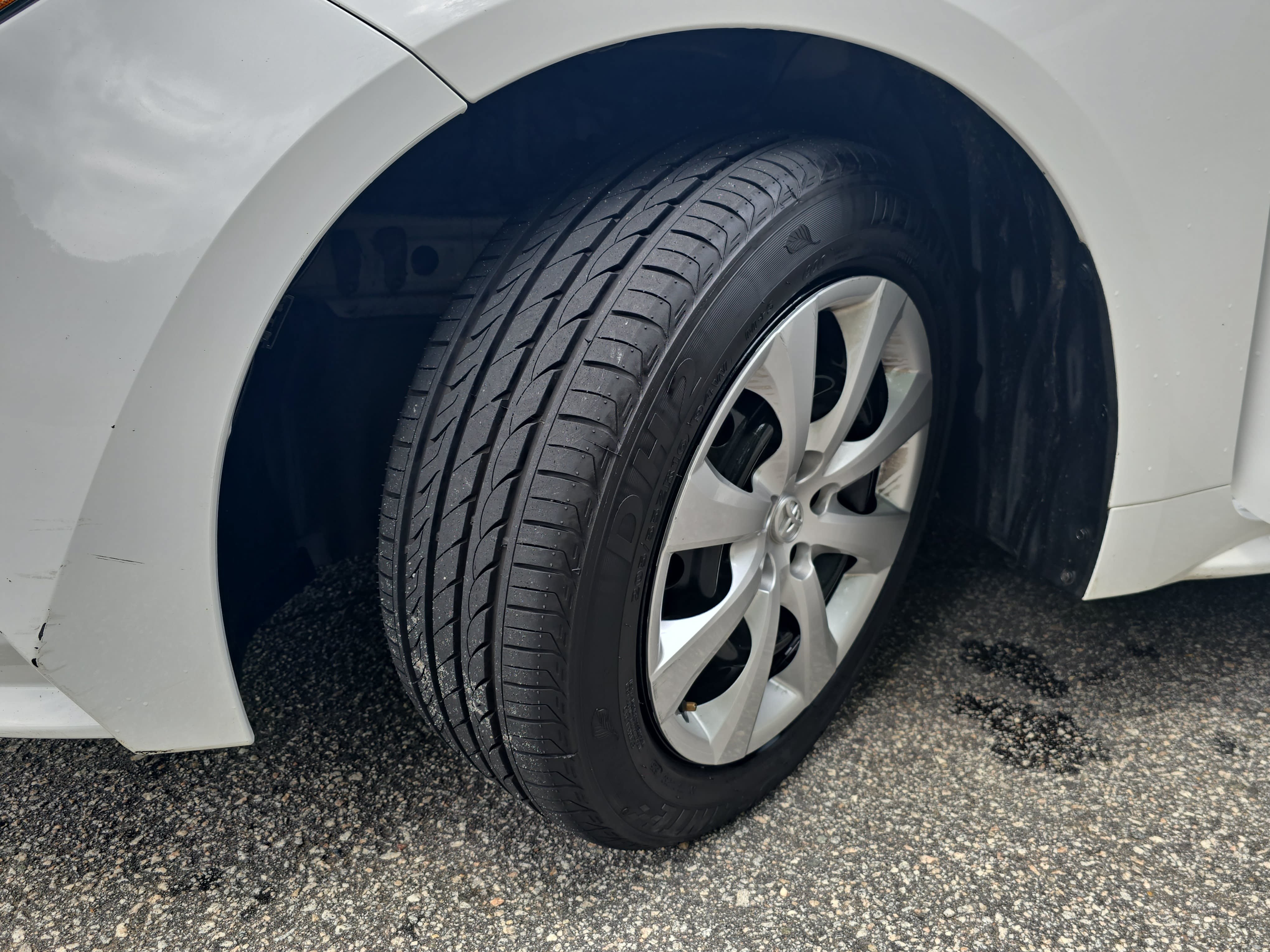 Used 2024 Toyota Corolla LE FWD image 29