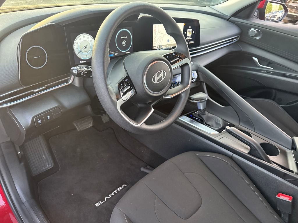 Used 2024 Hyundai Elantra SEL FWD image 16
