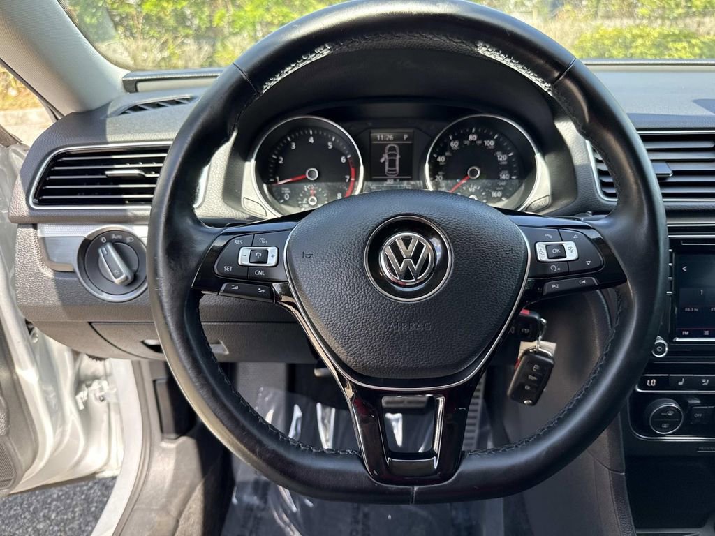 Used 2018 Volkswagen Passat 2.0T R-Line w/ R-Line Lighting Package FWD image 43