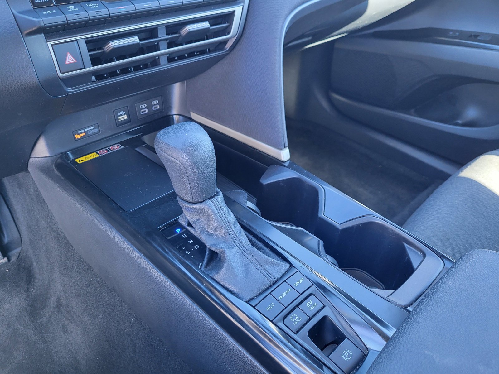 Used 2025 Toyota Camry LE image 12