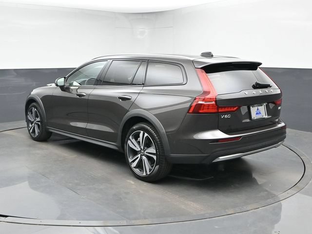 Used 2025 Volvo V60 B5 Cross Country Plus AWD/4WD image 8