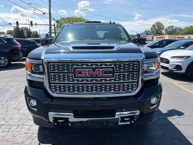 Used 2019 GMC Sierra 2500 Denali w/ Duramax Plus Package AWD/4WD image 2
