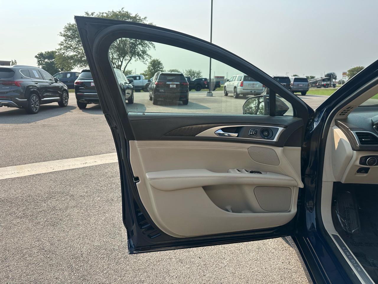 Used 2018 Lincoln MKZ Reserve w/ Climate Package AWD/4WD image 11