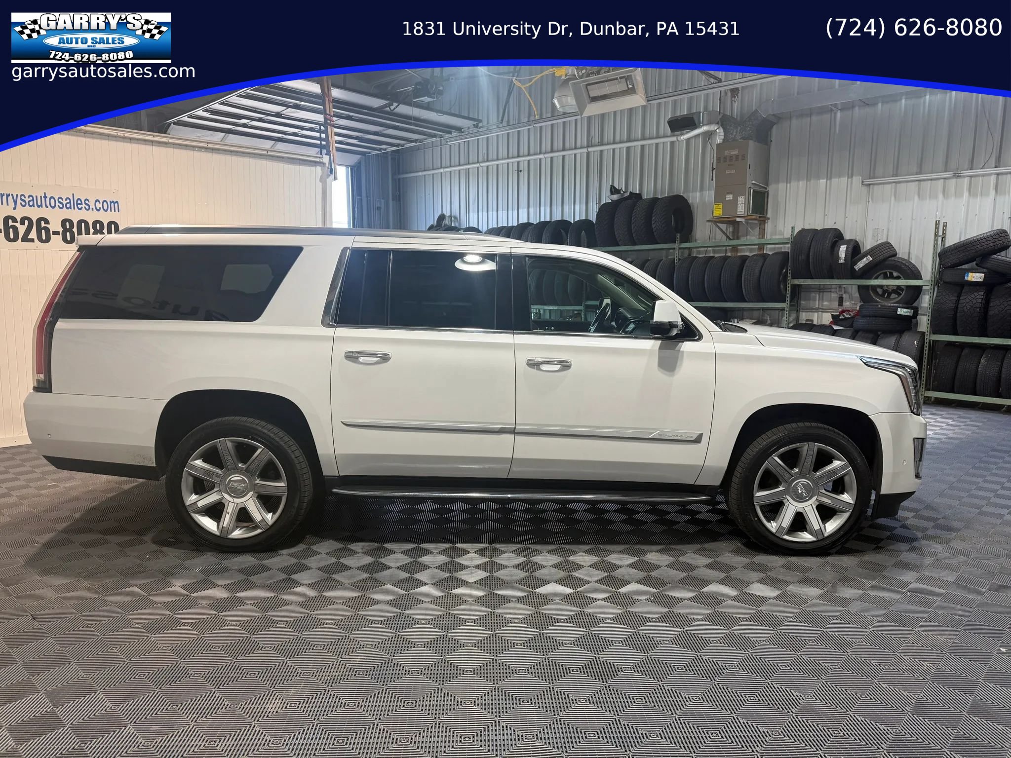 Used 2020 Cadillac Escalade ESV Premium Luxury AWD/4WD image 4
