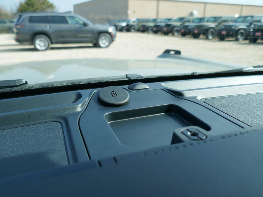 New 2026 Ford Bronco Badlands w/ Sasquatch Package image 24