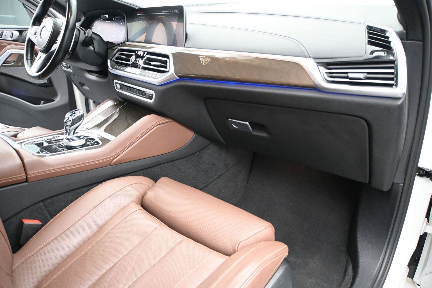Used 2022 BMW X6 M50i w/ Executive Package AWD/4WD image 19