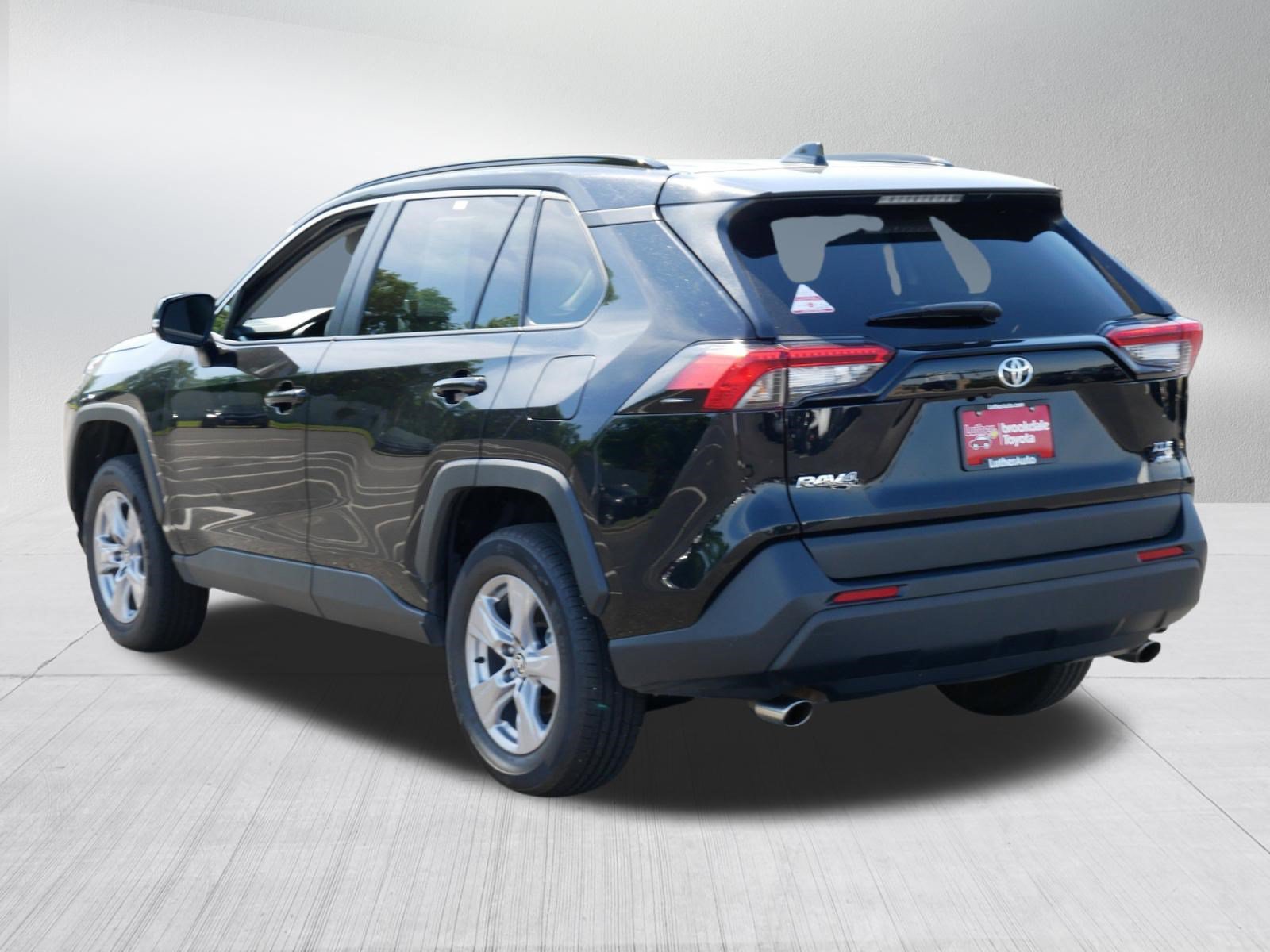 Certified 2025 Toyota RAV4 XLE AWD/4WD image 5