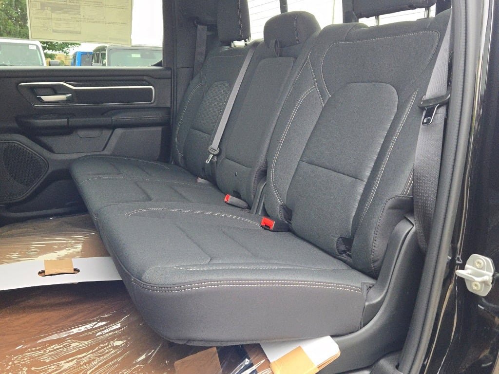 New 2026 RAM 1500 4x4 Crew Cab image 18