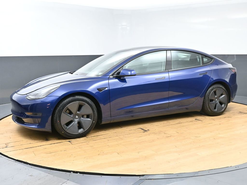 Used 2021 Tesla Model 3 Standard Range Plus image 6