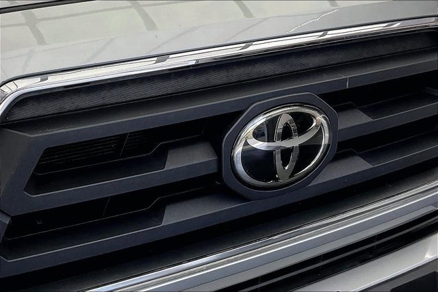 Used 2020 Toyota Tacoma SR5 image 31