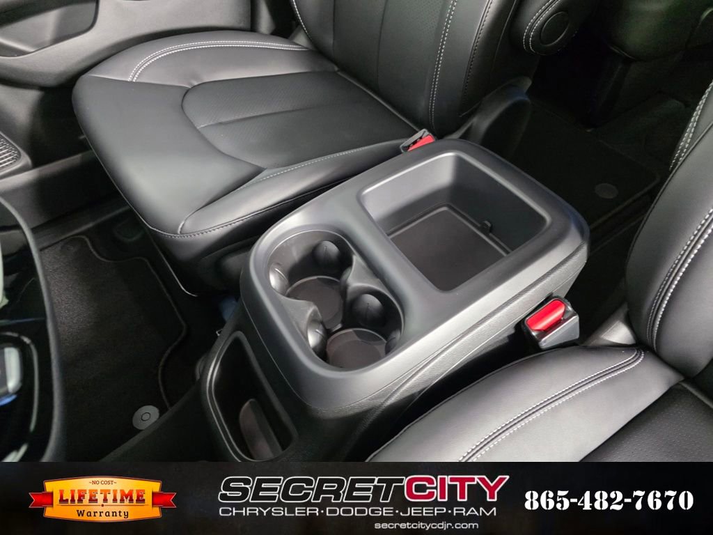 New 2026 Chrysler Pacifica Select w/ S Appearance Package image 26