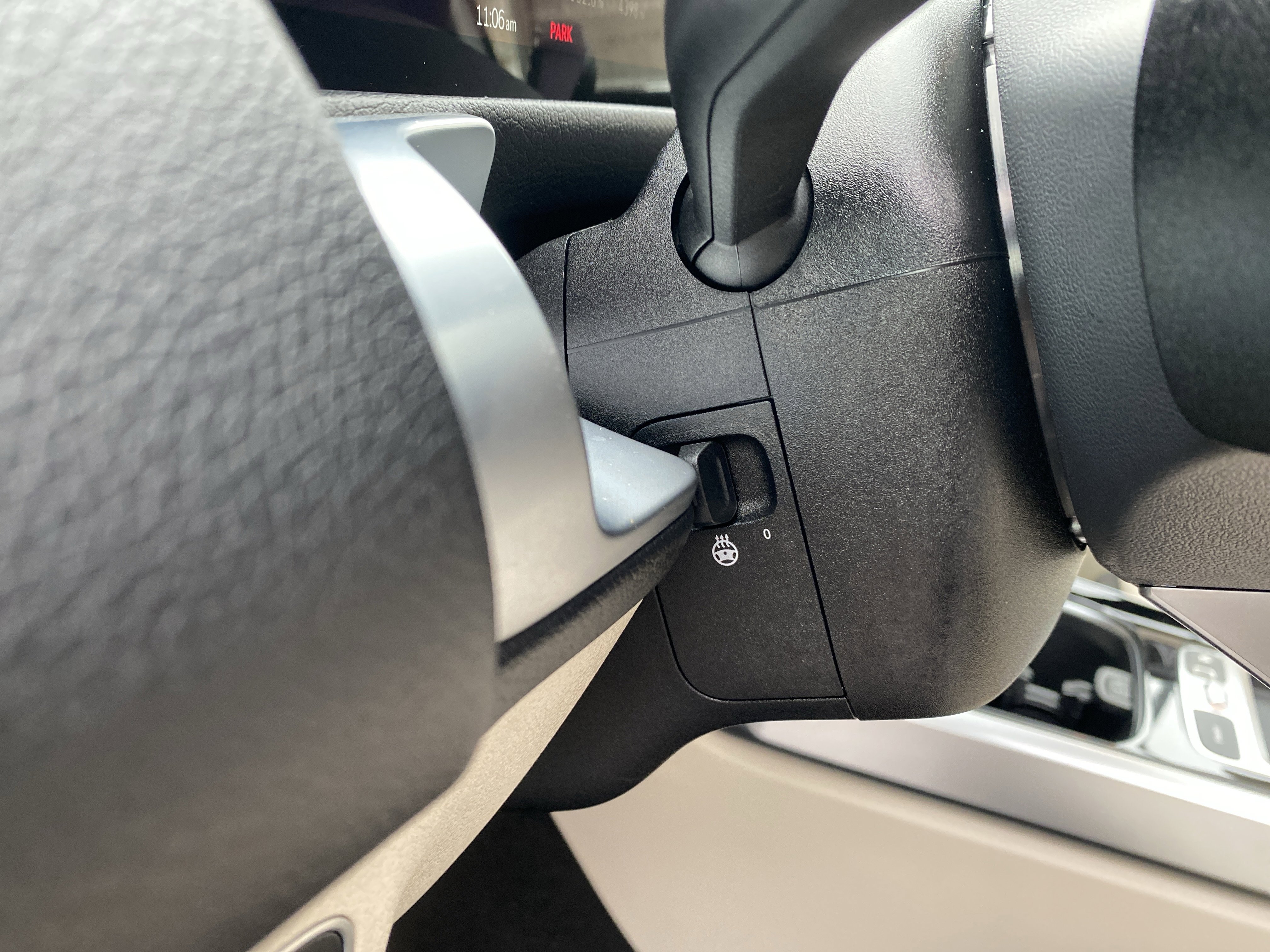 Used 2025 Mercedes-Benz GLB 250 4MATIC image 16