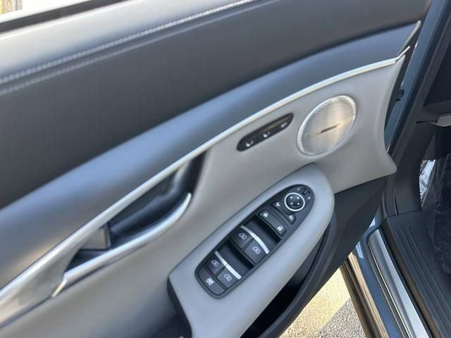 Used 2025 INFINITI QX50 Luxe image 21