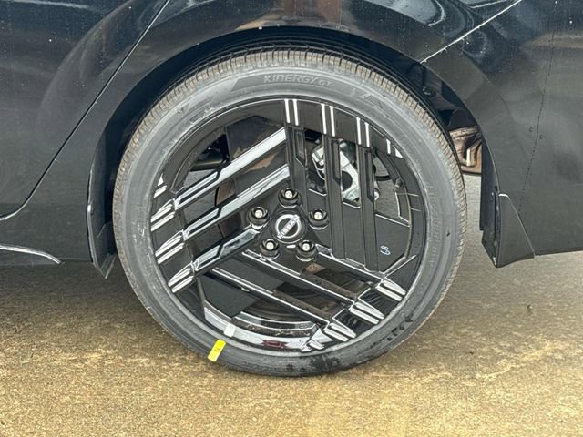 New 2026 Nissan Sentra SR w/ Floor Mat Package FWD image 5