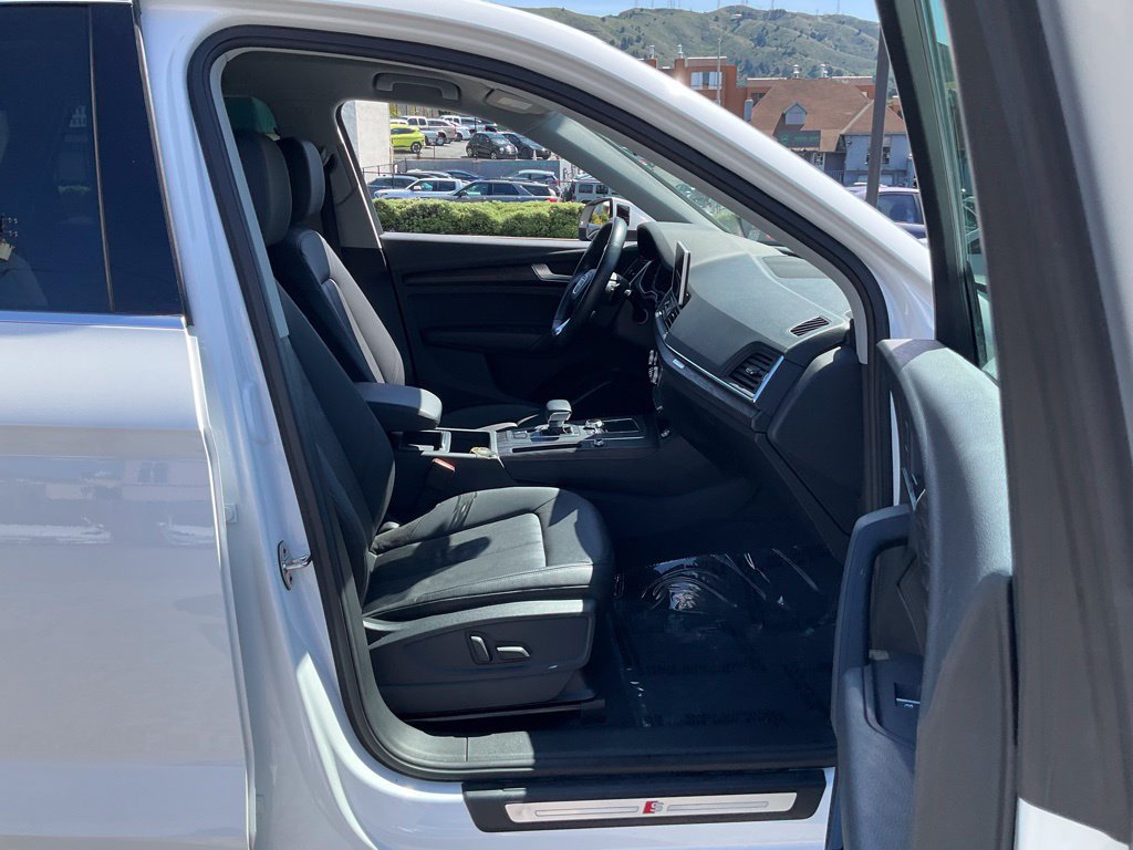 Used 2020 Audi Q5 e Premium w/ Convenience Package AWD/4WD image 57