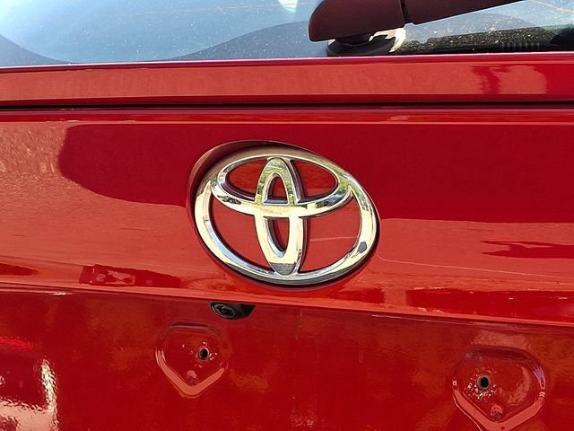 Used 2022 Toyota C-HR XLE FWD image 34