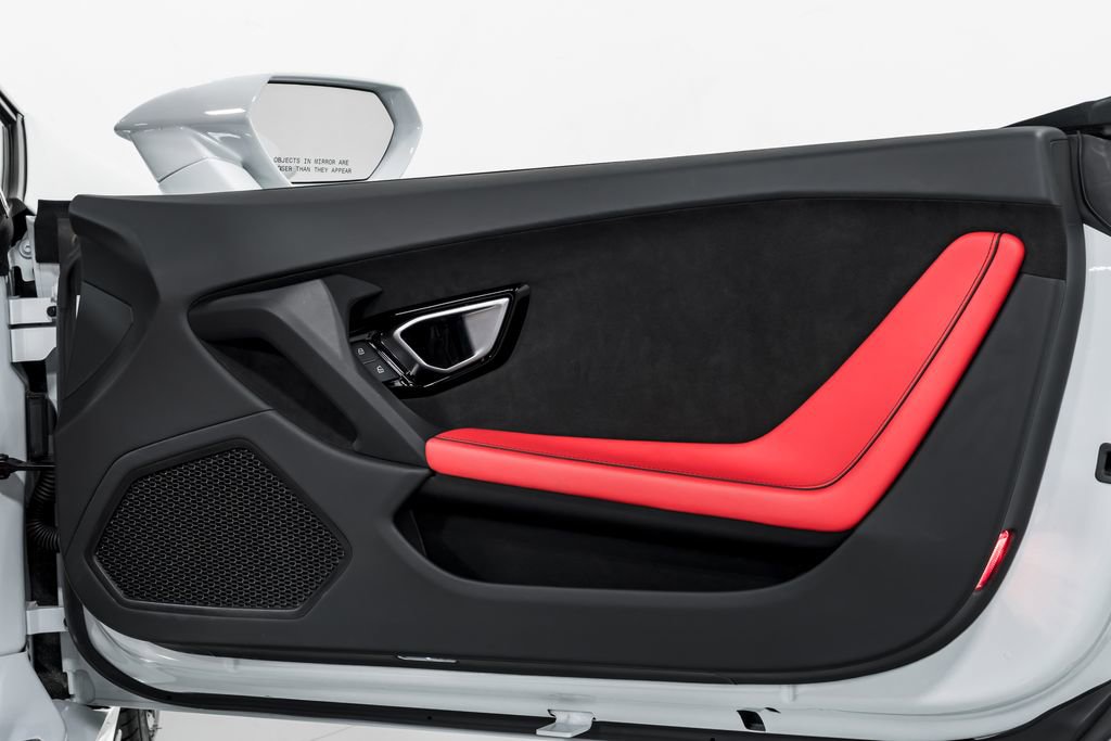 Used 2022 Lamborghini Huracan EVO RWD image 36