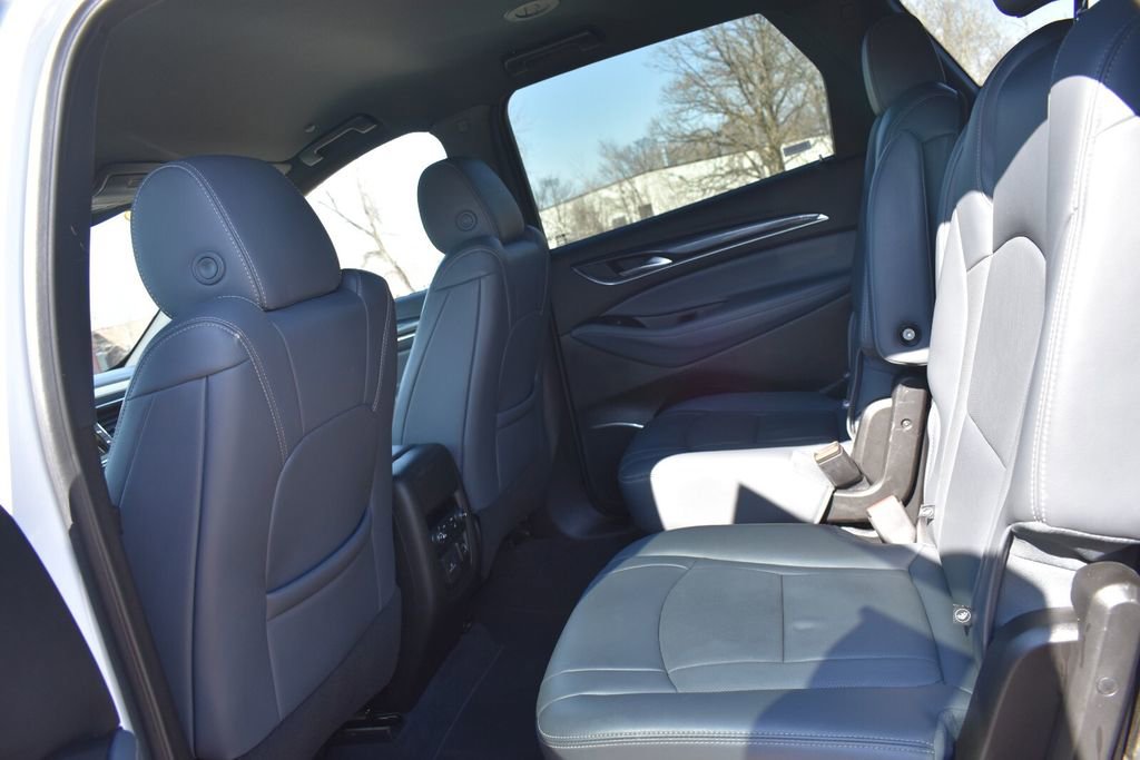 Used 2024 Buick Enclave Premium AWD/4WD image 25