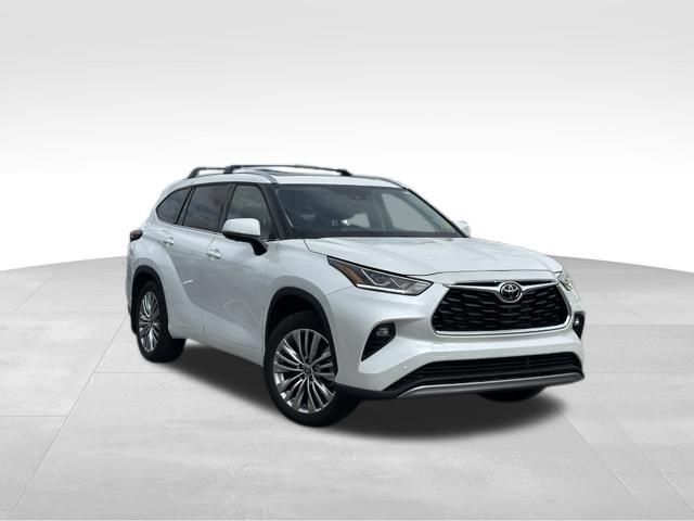 Used 2025 Toyota Highlander Platinum AWD/4WD image 1