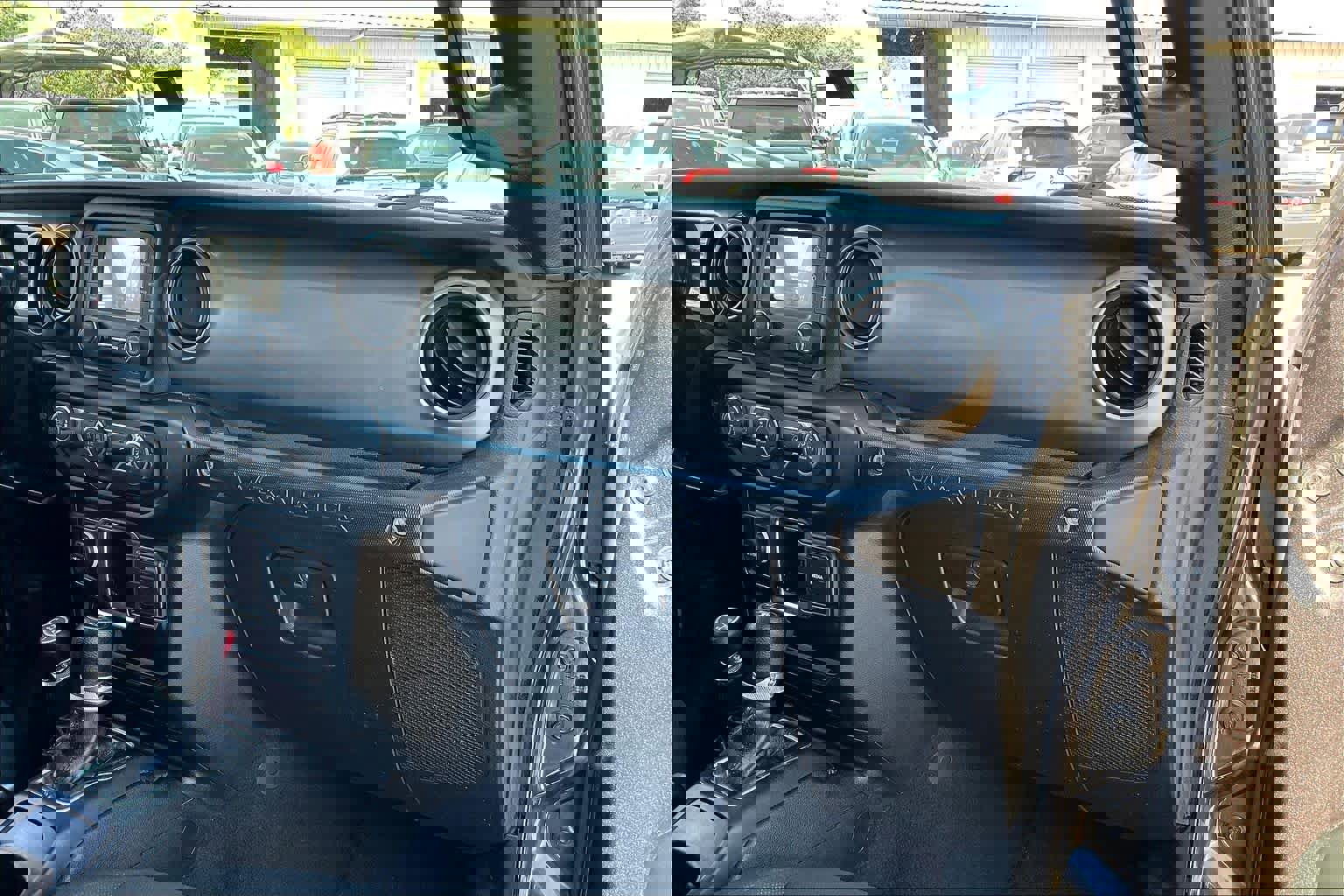 Used 2019 Jeep Wrangler Unlimited Sport image 33