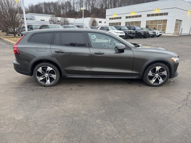 Used 2021 Volvo V60 T5 Cross Country w/ Protection Package image 6