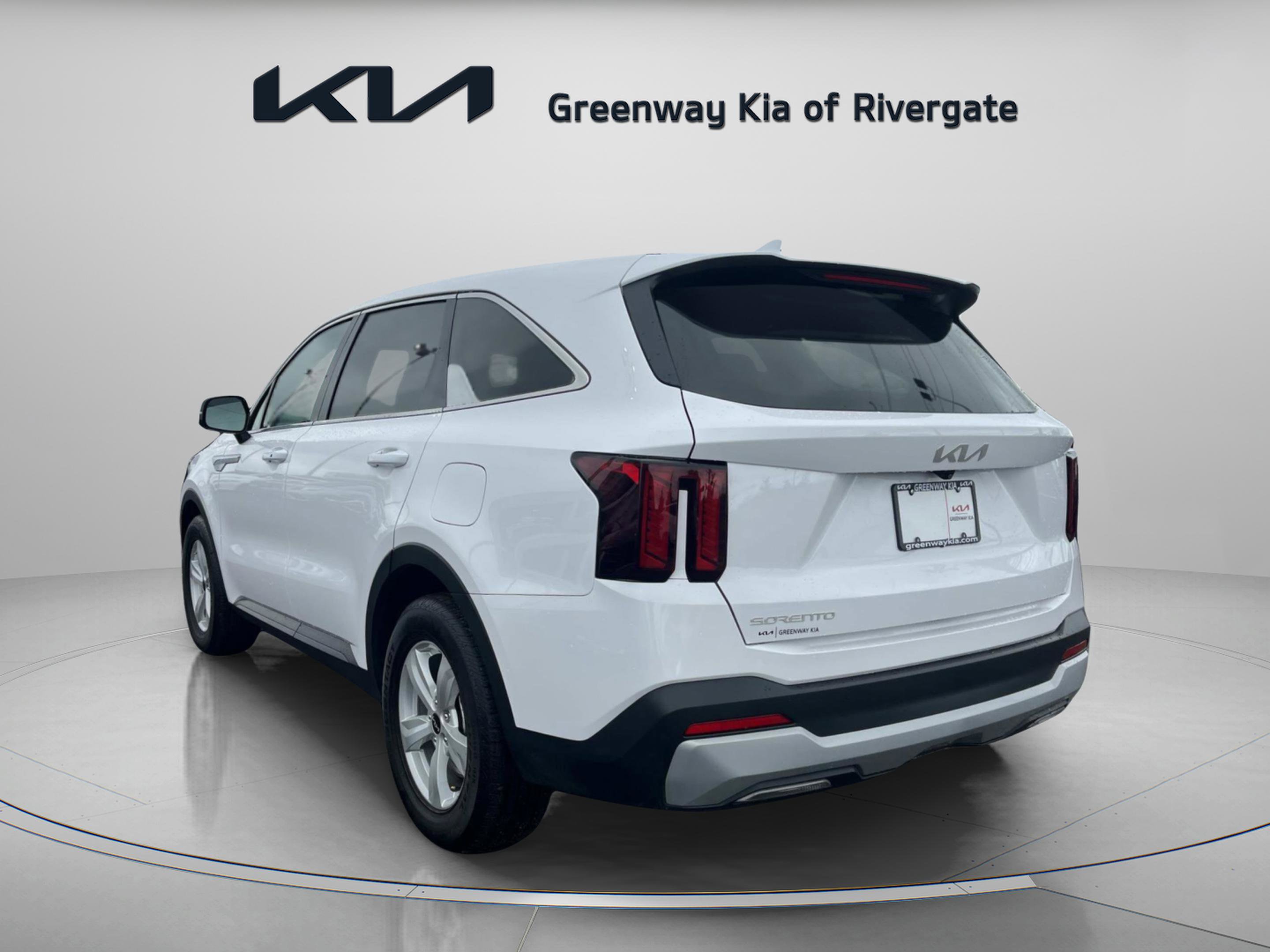 Used 2025 Kia Sorento LX FWD image 5