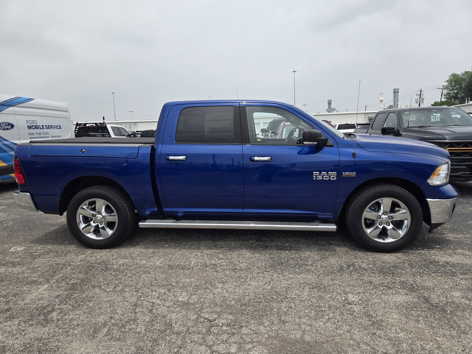 Used 2015 RAM 1500 Lone Star RWD image 4
