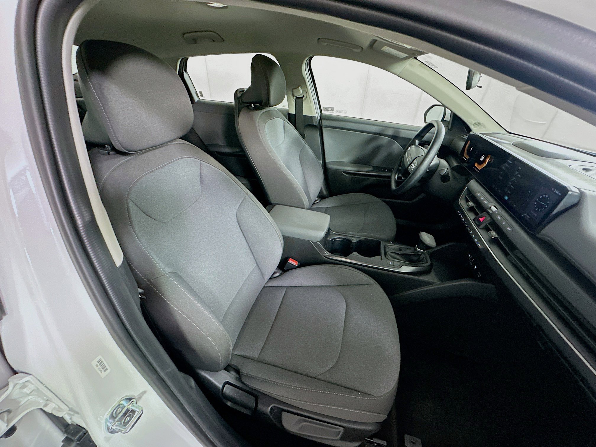 Used 2025 Kia K4 LXS image 29