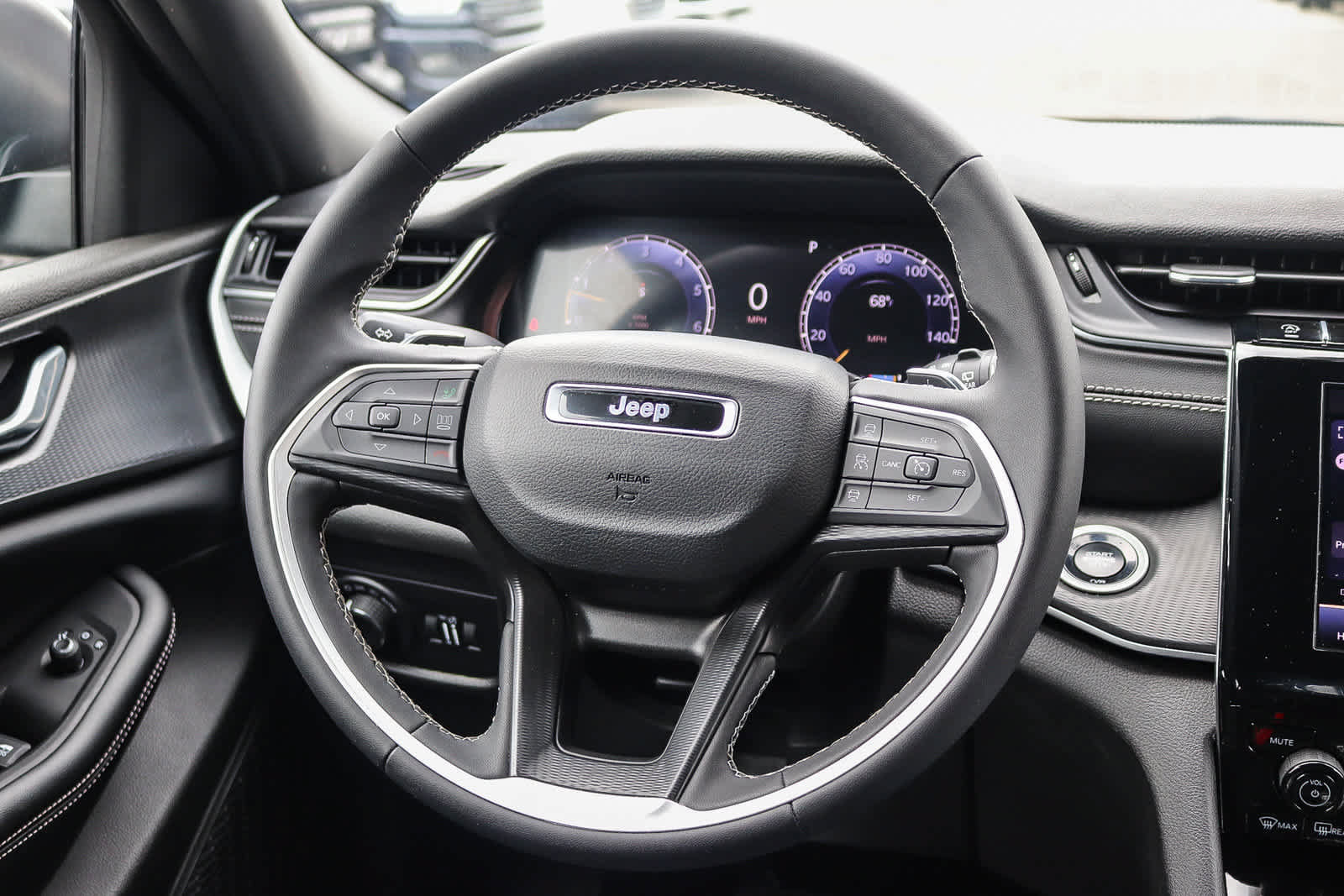 Used 2025 Jeep Grand Cherokee L Laredo RWD image 14