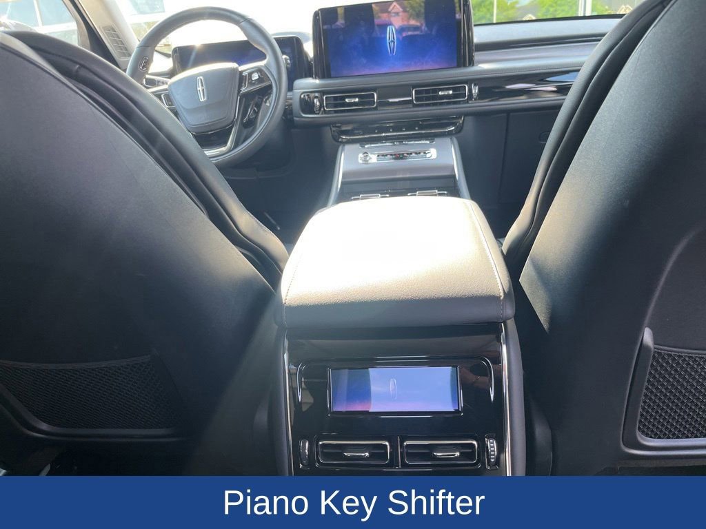 Used 2025 Lincoln Aviator 2WD image 20