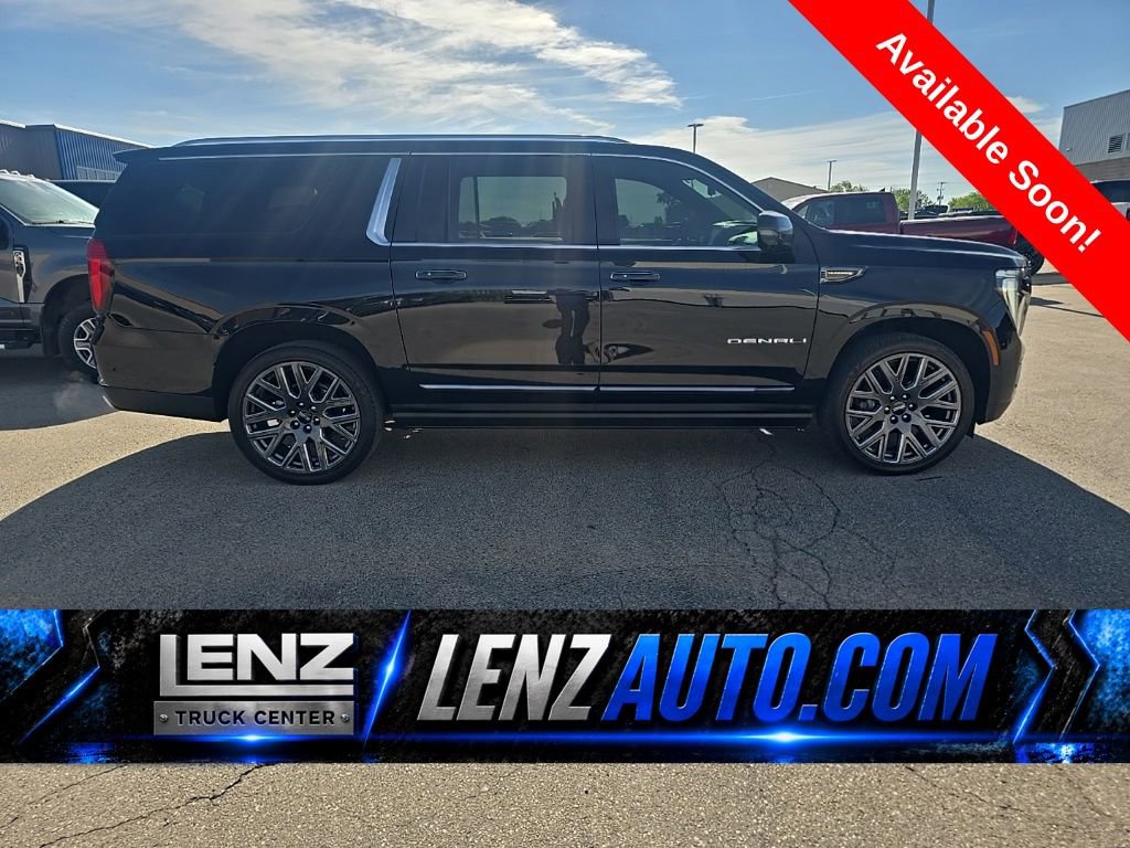 Used 2025 GMC Yukon XL Denali Ultimate AWD/4WD image 1