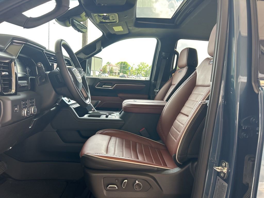 Used 2024 GMC Sierra 2500 Denali Ultimate image 8