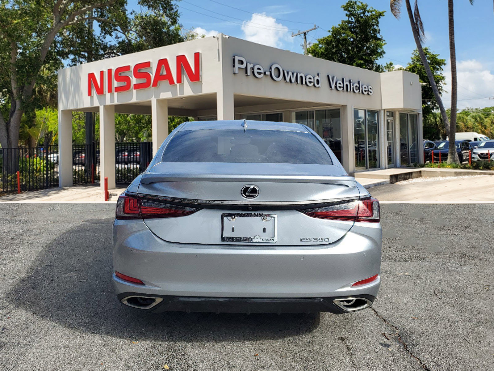 Used 2022 Lexus ES 350 F Sport w/ Accessory Package 2 image 5