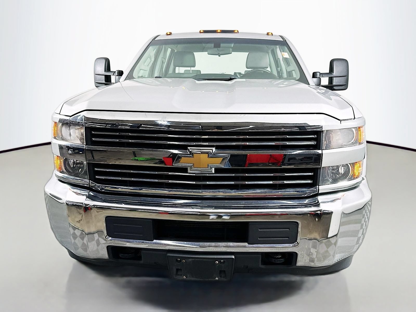 Used 2018 Chevrolet Silverado 3500 W/T RWD image 2