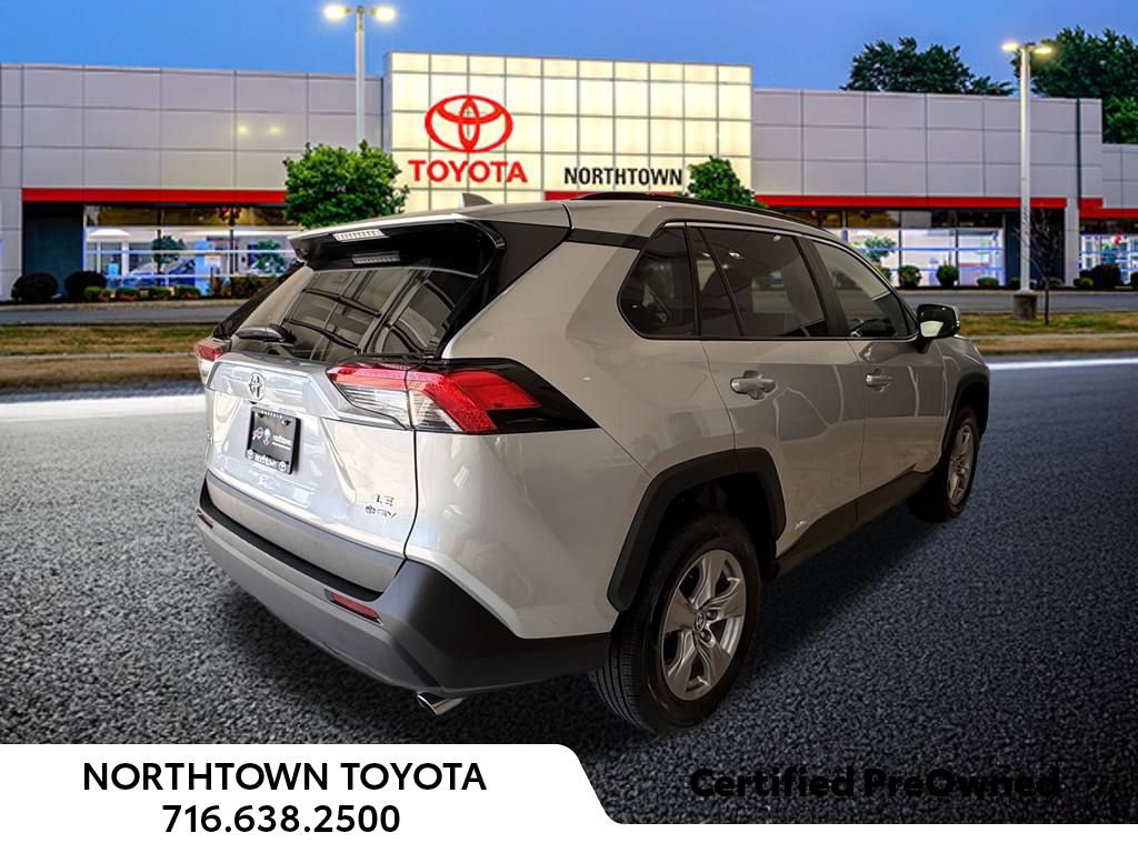 Used 2025 Toyota RAV4 LE AWD/4WD image 28