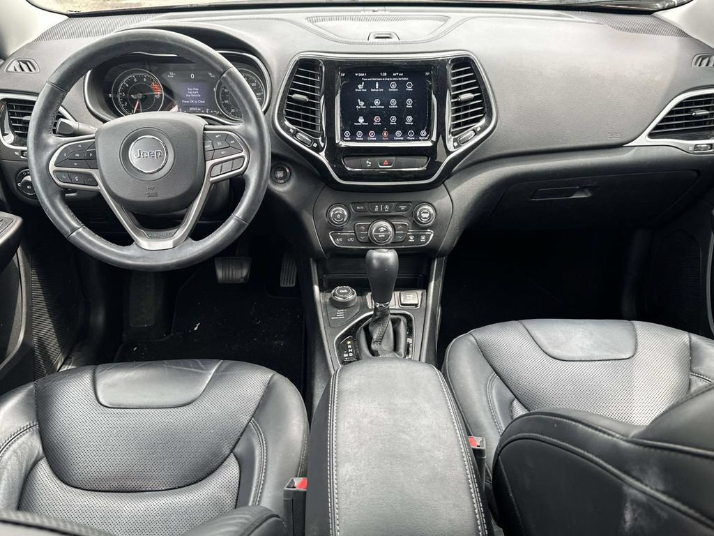 Used 2019 Jeep Cherokee Overland w/ Technology Group AWD/4WD image 14