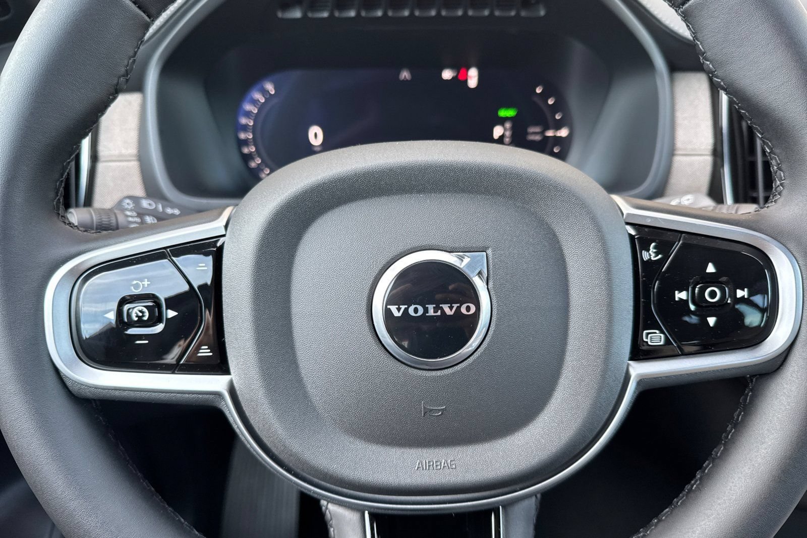New 2026 Volvo XC90 T8 Ultra w/ Protection Package Premier AWD/4WD image 26