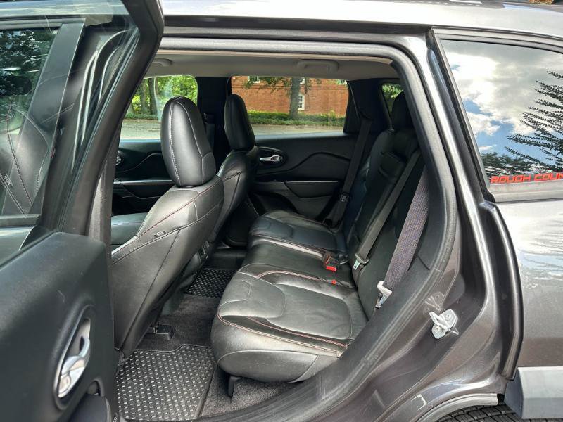 Used 2015 Jeep Cherokee Trailhawk w/ Leather Interior Group AWD/4WD image 20