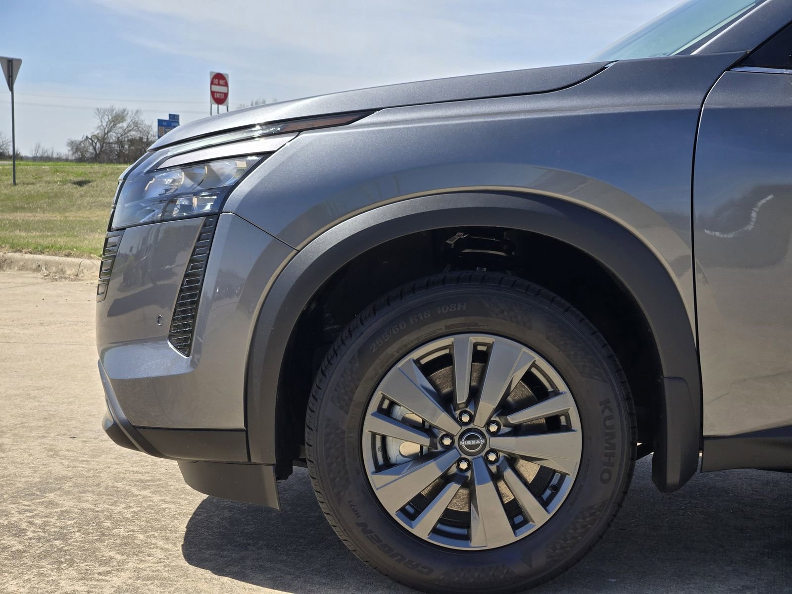 New 2026 Nissan Pathfinder SV image 10