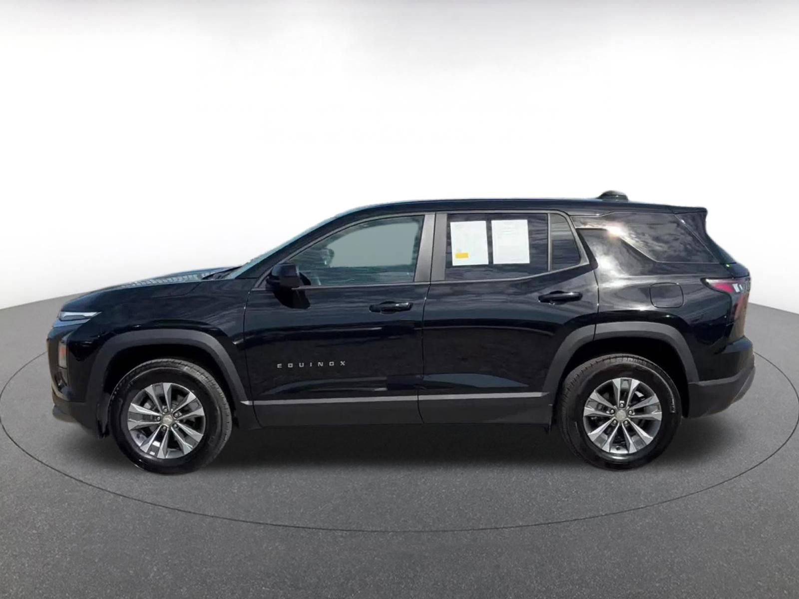 Used 2025 Chevrolet Equinox LT AWD/4WD image 6