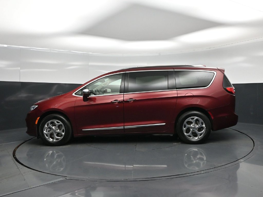 Used 2021 Chrysler Pacifica Limited w/ Premium & Safety Sphere Group AWD/4WD image 27