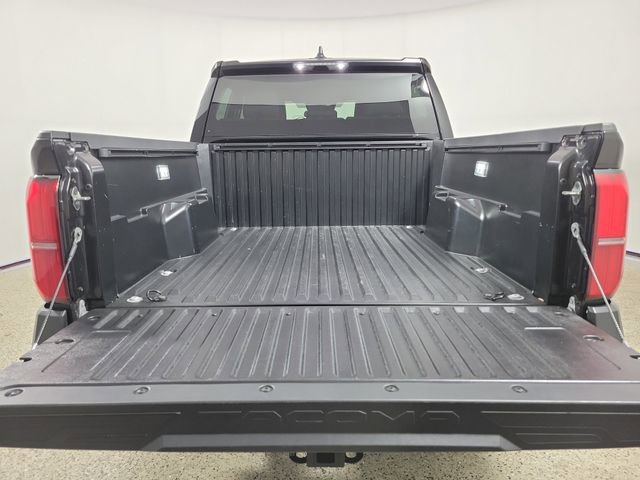 Used 2025 Toyota Tacoma SR AWD/4WD image 10