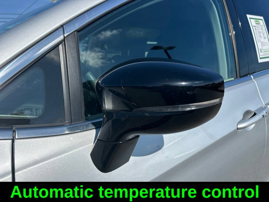 Used 2024 Chrysler Pacifica Touring-L FWD image 19