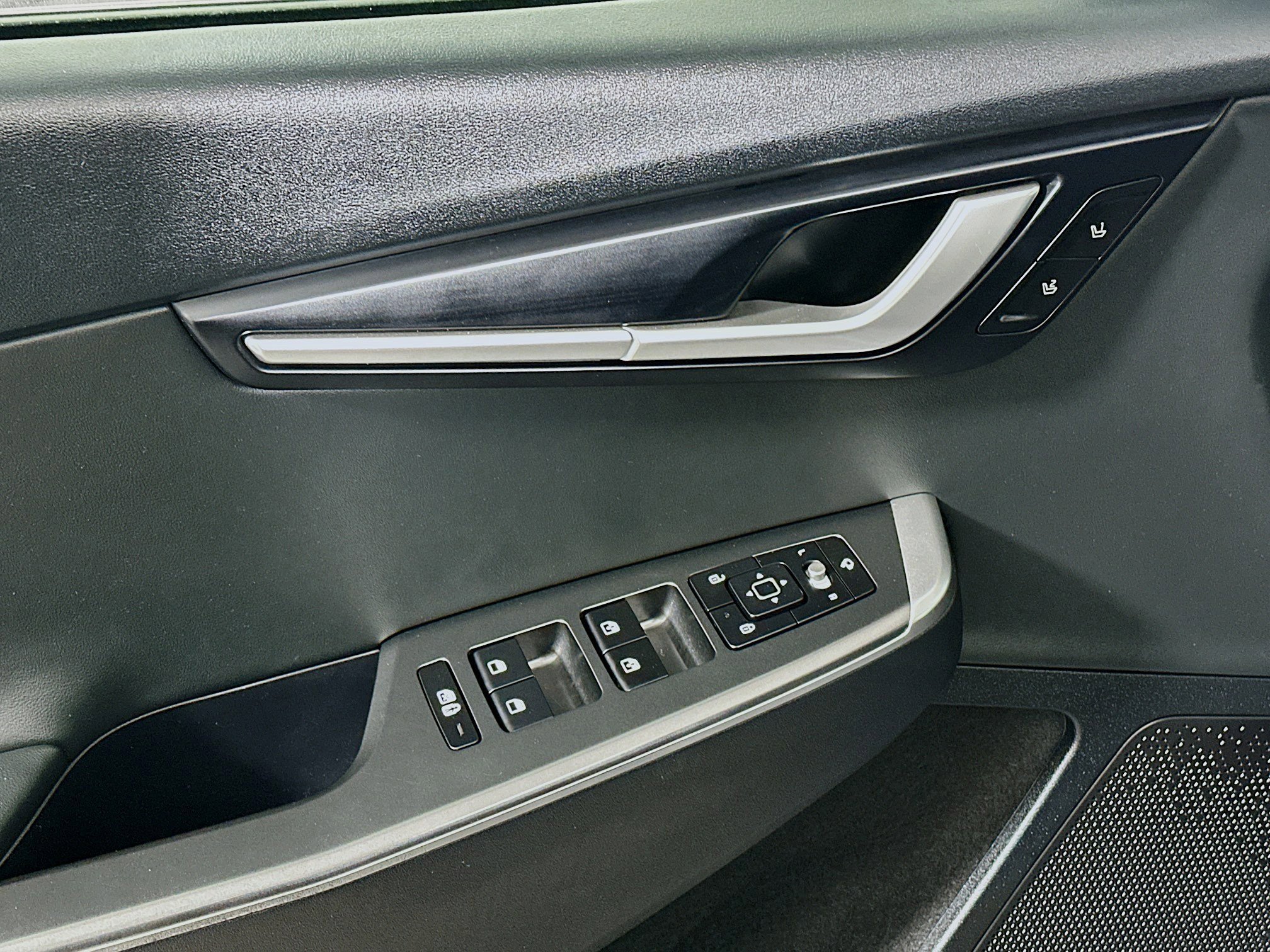 Used 2023 Kia EV6 Light image 15