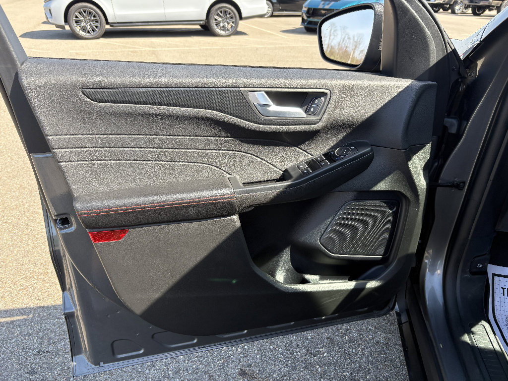 Used 2024 Ford Escape ST-Line w/ Tech Pack #1 image 29