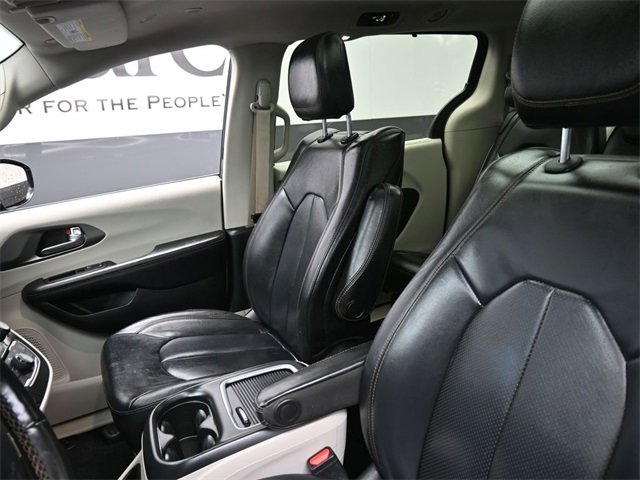 Used 2020 Chrysler Pacifica Touring-L Plus w/ Advanced Safetytec Group image 16