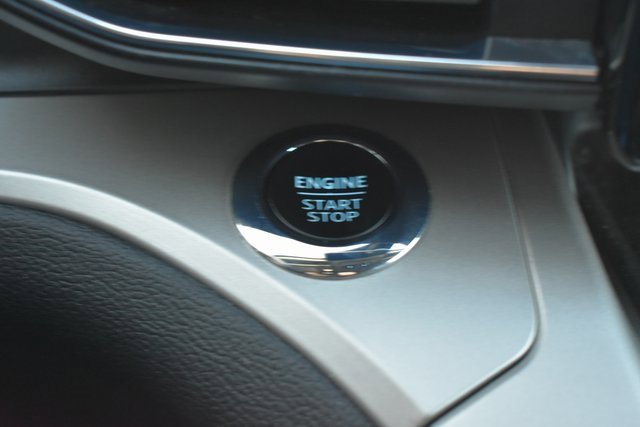 Used 2022 Ford Explorer XLT w/ Equipment Group 202A image 21