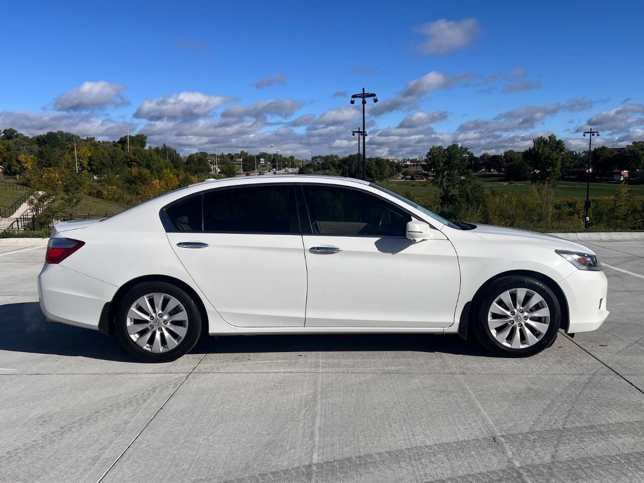 Used 2015 Honda Accord EX-L image 5