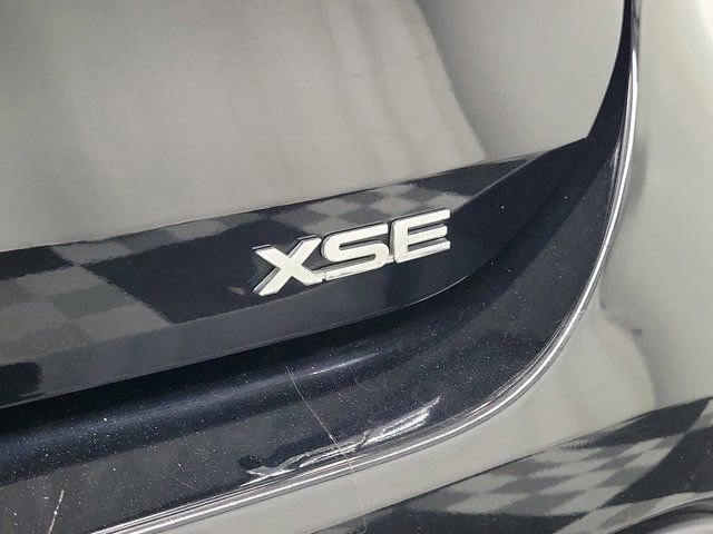 Used 2022 Toyota Highlander XSE FWD image 8